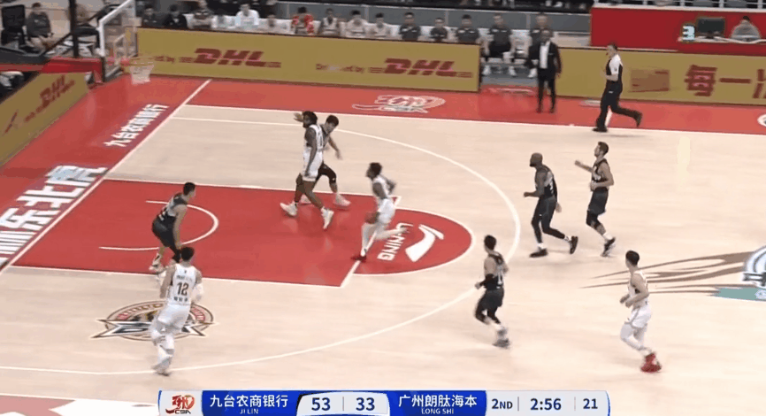😔老琼斯12分6篮板9助攻&郭艾伦5中0 吉林半场57-37领先广州20分